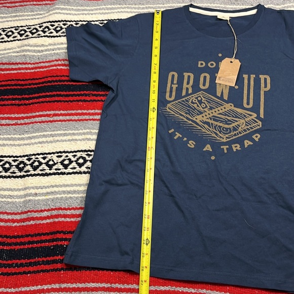 MONCAT: Typographia Print T-Shirt | Large - Picture 6 of 6